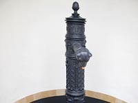 Vodní stojan historické kašny na náměstí T.G. Masaryka v Příbrami